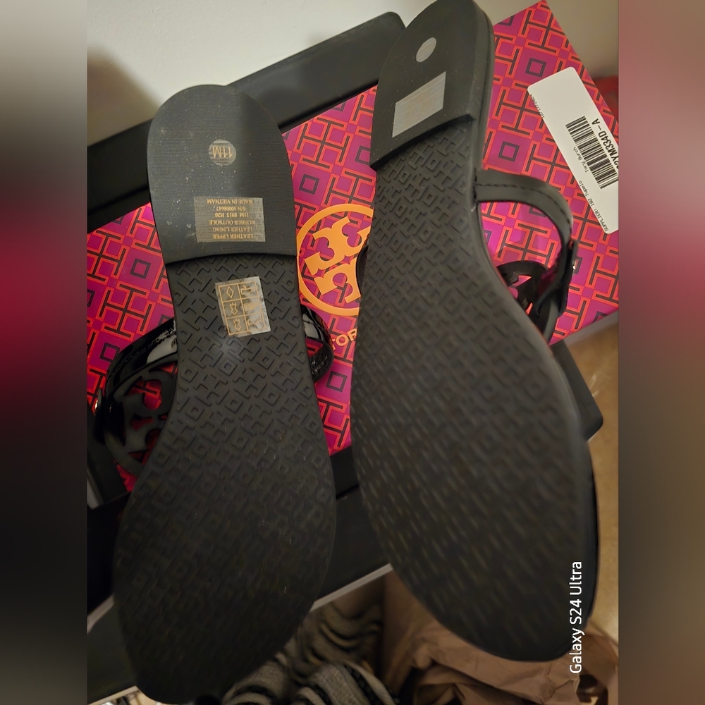 NWOT Tory Burch Miller Soft Patent Sandal  w/ Dustbag - Picture 2 of 5